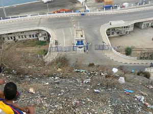 67 l'entree du port 